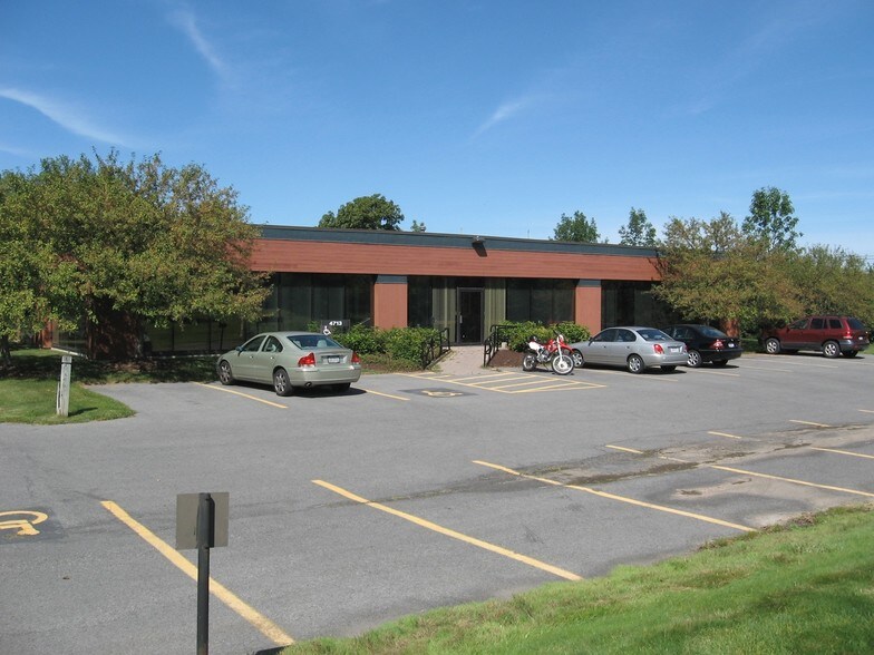 More Photos Of 4713 Crossroads Park Dr, Liverpool Office For Lease