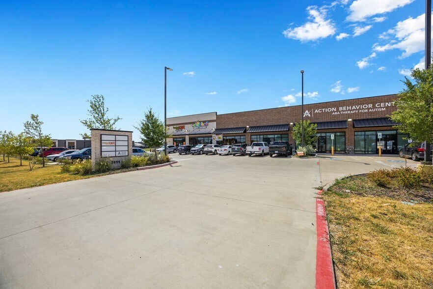 More Photos Of 2111 McKinney St, Melissa Freestanding For Sale