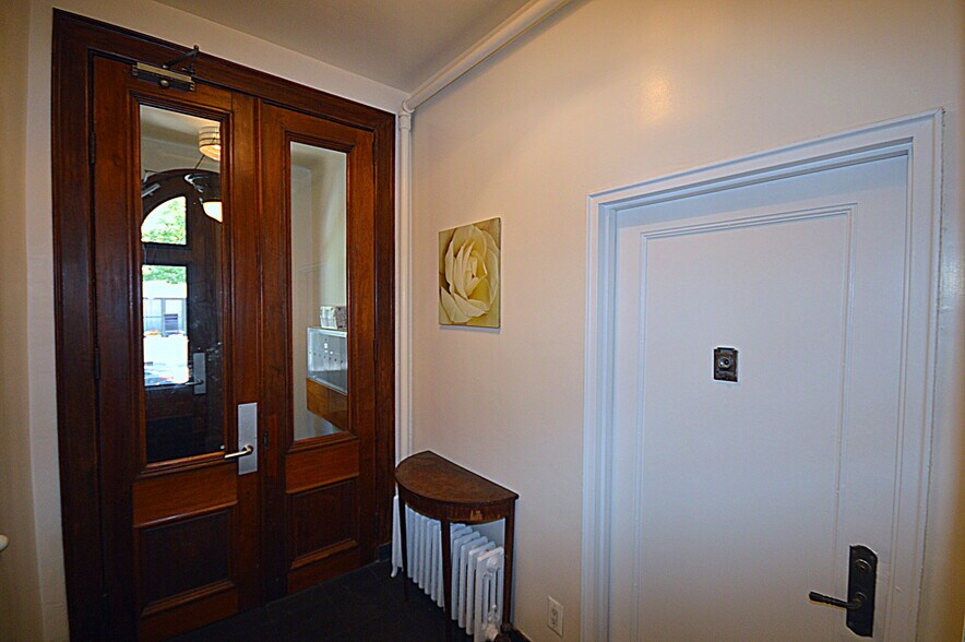 More Photos Of 346 E 51st St, New York Apartments For Sale