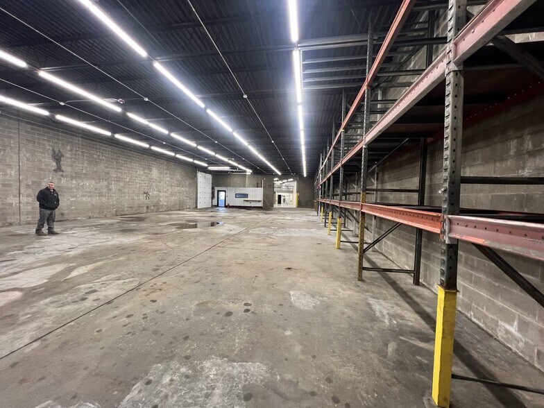 More Photos Of 159 Temple St, Nashua Warehouse For Lease