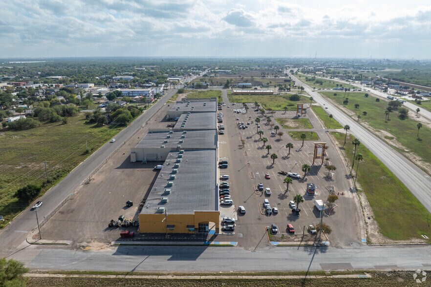 More Photos Of 701 N International Blvd, Hidalgo General Retail For Sale