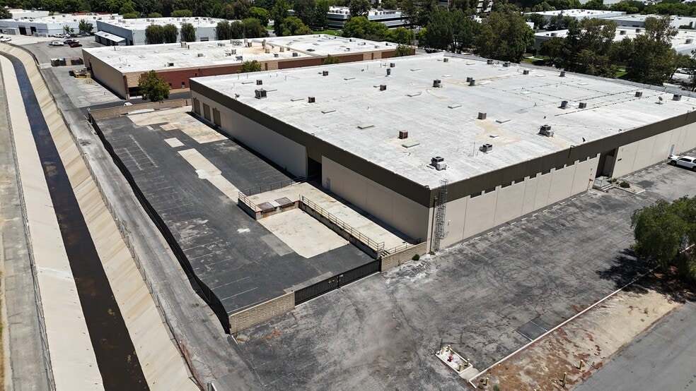 More Photos Of 25371-25395 Rye Canyon Rd, Valencia Warehouse For Lease