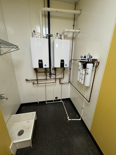 More Photos Of 24408-24420 Van Dyke Ave, Center Line Storefront For Lease