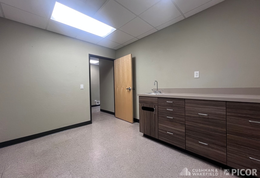 More Photos Of 3970-3986 N Campbell Ave, Tucson Medical For Sale