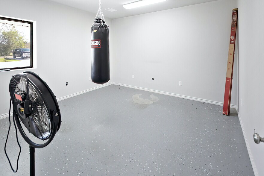 More Photos Of 4459 Roans Chapel Rd, College Station Service For Sale