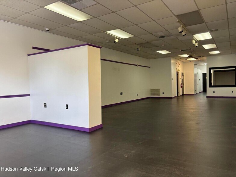 More Photos Of 1076-1090 Morton Blvd, Kingston Storefront Retail Office For Lease