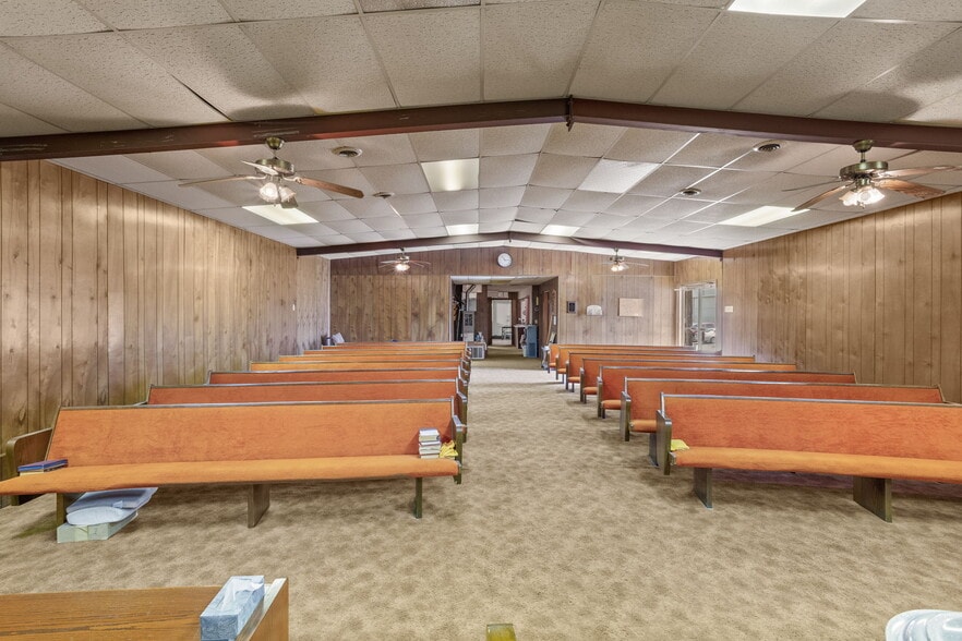More Photos Of 9835 Frankoma Rd, Sapulpa Religious Facility For Sale