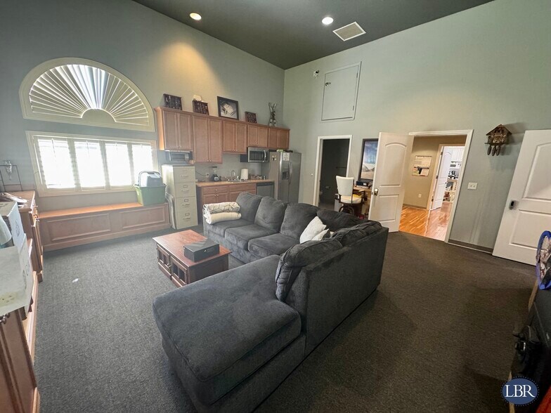 More Photos Of 2405 W New Haven Ave, Melbourne Freestanding For Lease