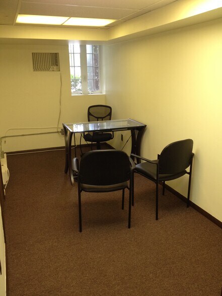 More Photos Of 19 N County Line Rd, Jackson Medical For Lease