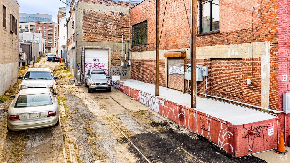 More Photos Of 407 Grand Blvd, Kansas City Office For Lease