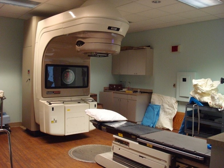 More Photos Of 3000-3006 US Highway 19, Holiday Medical For Sale