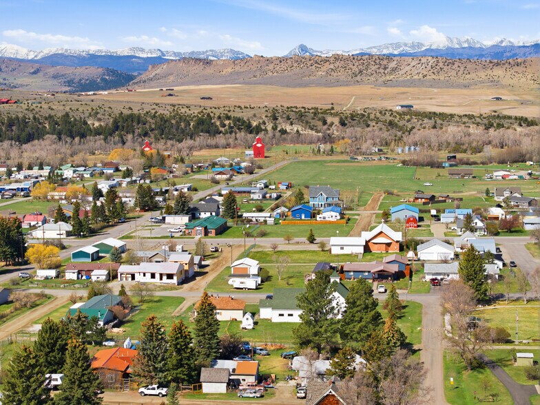 More Photos Of 210 Miles Ave, Clyde Park Specialty For Sale