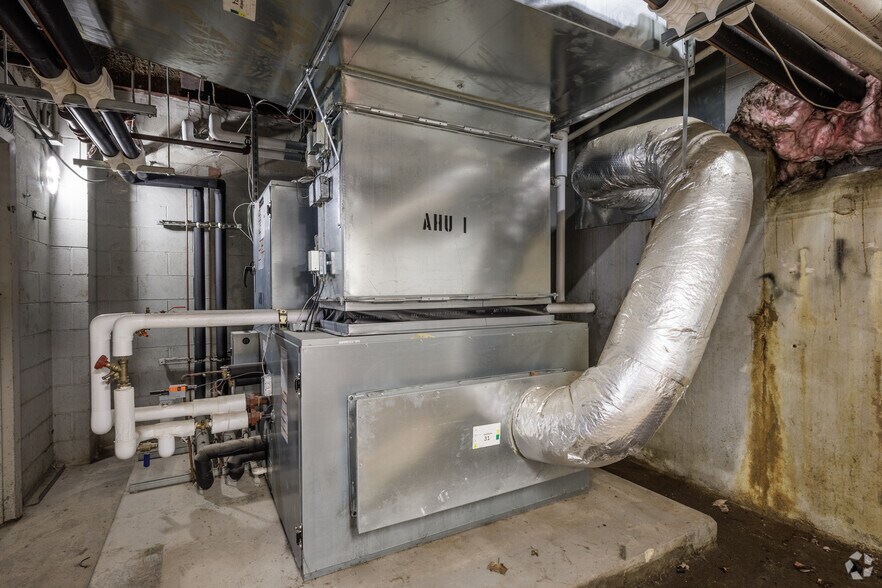 More Photos Of 303 Broad St, Red Bank Specialty For Lease