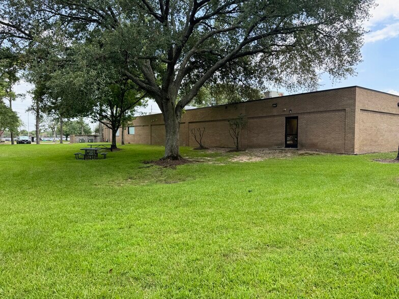 More Photos Of 21660 Kingsland Blvd, Katy Medical For Sale
