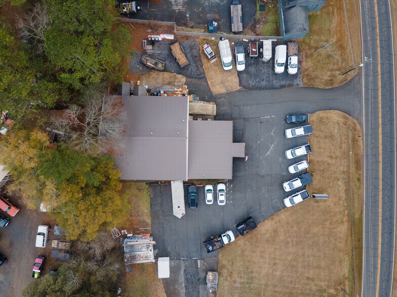 More Photos Of 606 S Tennessee St, Cartersville Flex For Lease
