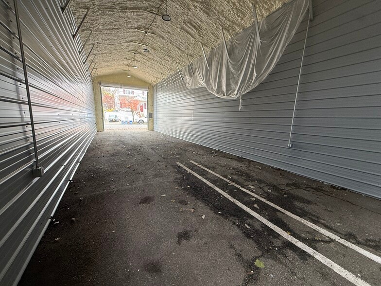 More Photos Of 116 Campbell Ave, Staten Island Warehouse For Lease