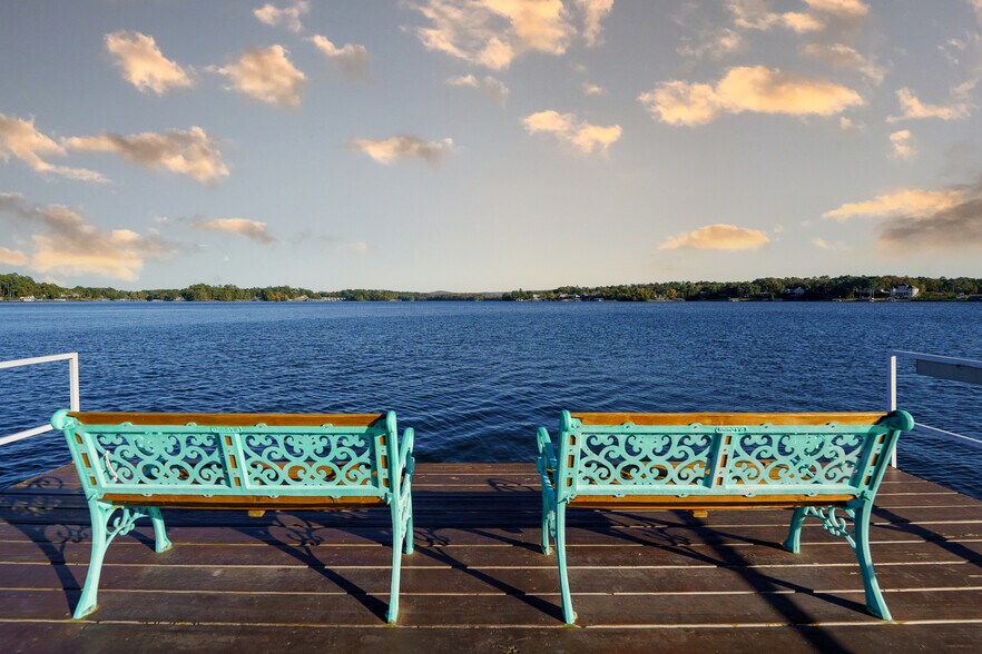 More Photos Of 260 Lake Hamilton Dr, Hot Springs Hotel For Sale