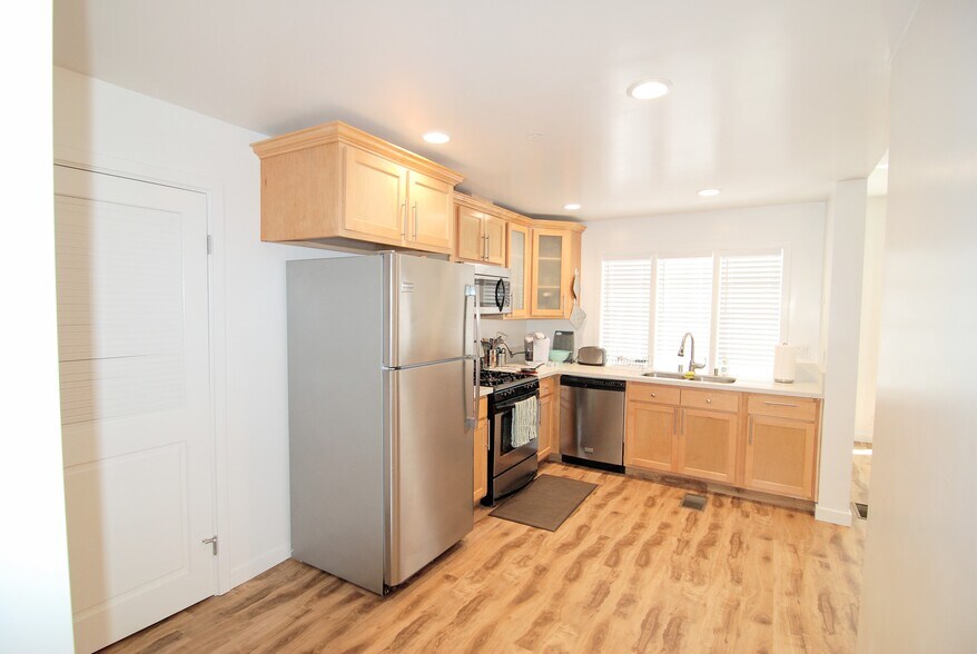 More Photos Of 744 Ridgeley Dr, Los Angeles Apartments For Sale