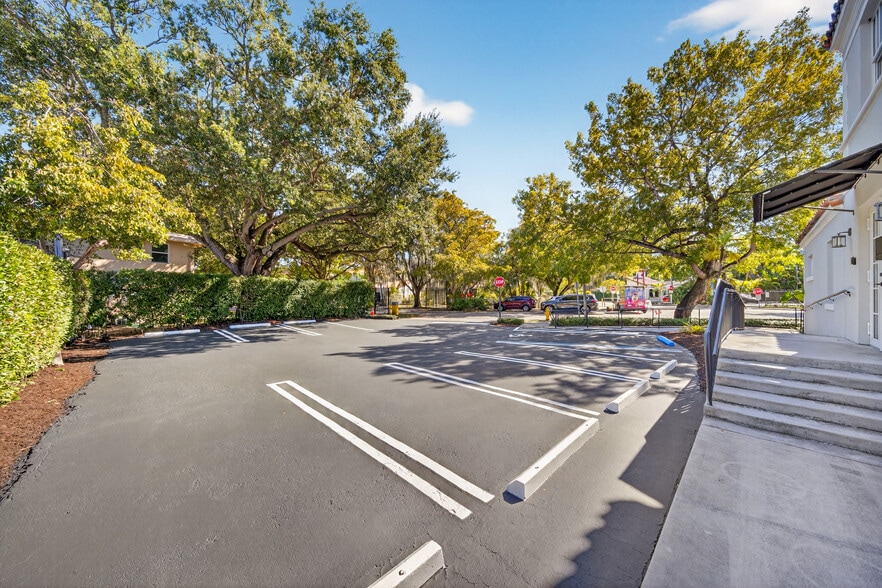 More Photos Of 5801 Biscayne Blvd, Miami Loft Creative Space For Lease