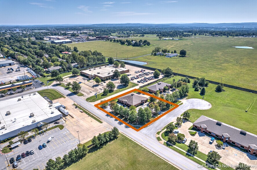 More Photos Of 1479 Executive Pl, Springdale Medical For Sale