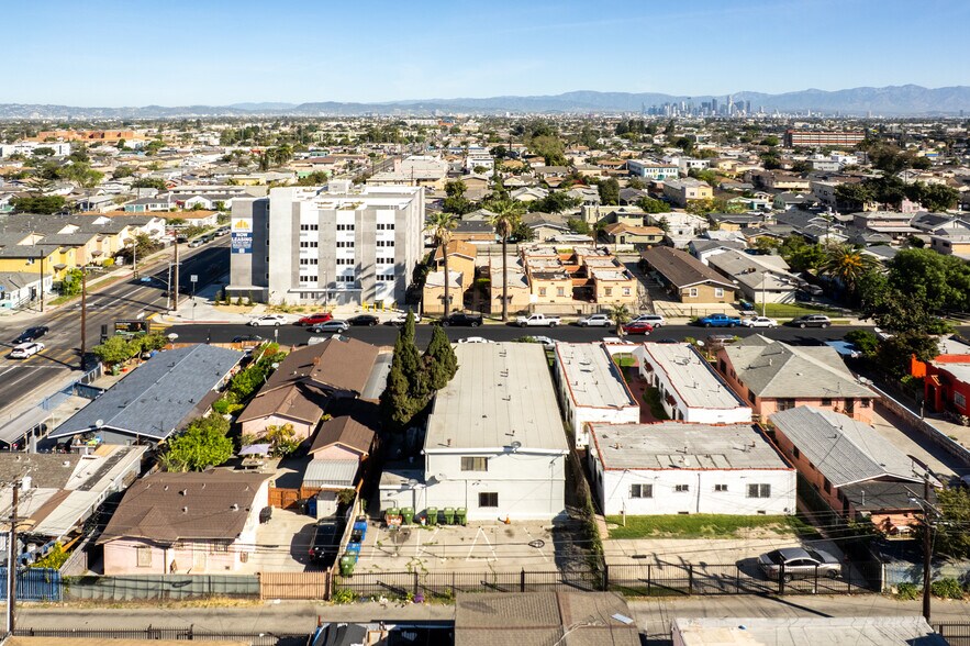 More Photos Of 732 W 76th St, Los Angeles Apartments For Sale
