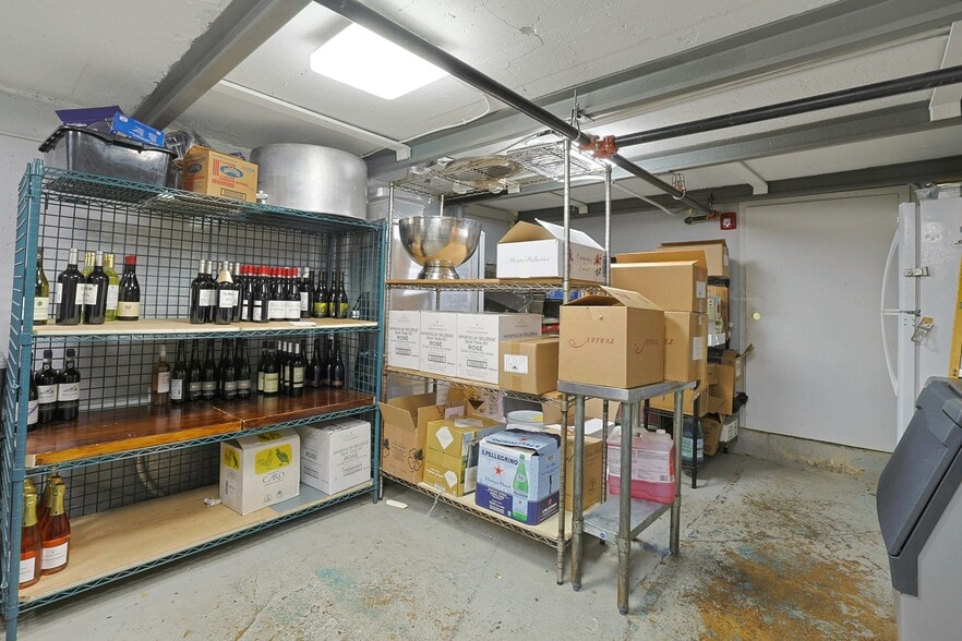 More Photos Of 2 Union St, Sparkill Storefront For Sale