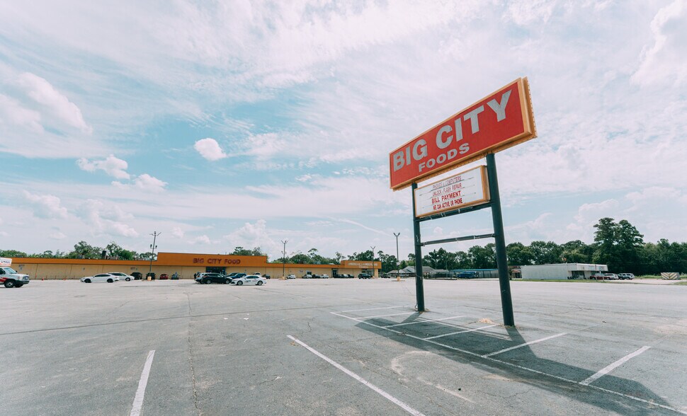 More Photos Of 11320 Homestead Rd, Houston Supermarket For Sale