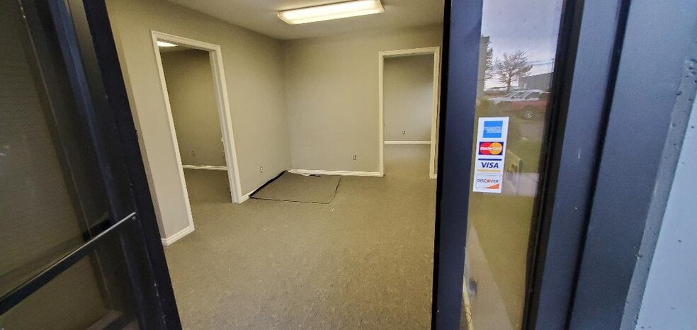 More Photos Of 900 N 400 W, North Salt Lake Manufacturing For Sale