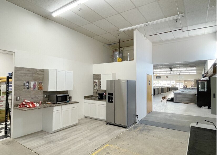 More Photos Of 3225 Washington Blvd, Ogden Storefront For Sale