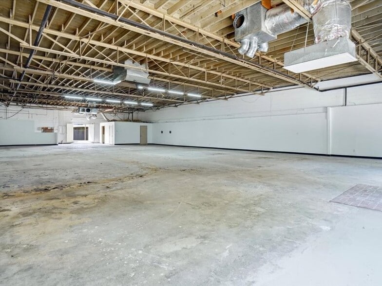 More Photos Of 2927 Morton St, Fort Worth Storefront For Sale