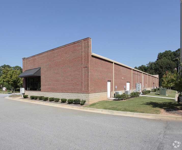 More Photos Of 357 Highway 74 N, Peachtree City General Retail For Lease
