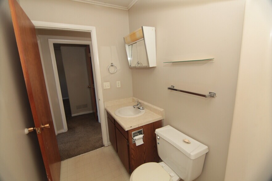 More Photos Of 1524 38th St, Rock Island Office Residential For Sale