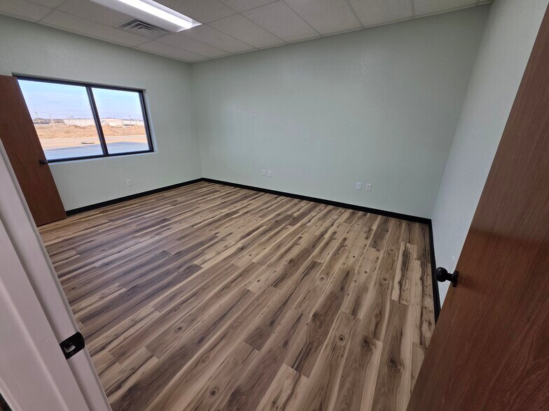 More Photos Of 5300 S Zero St, Fort Smith Storefront Retail Office For Sale
