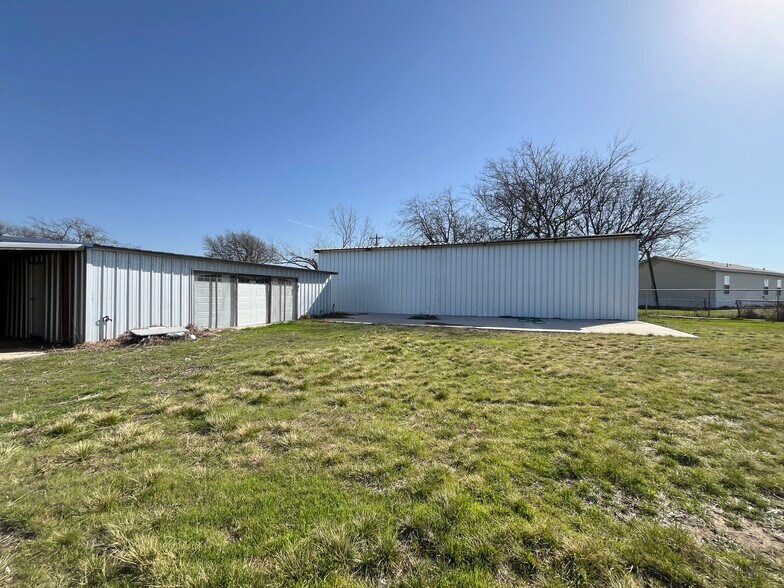 More Photos Of FM 902 and Cobler Road, Collinsville Light Distribution For Lease