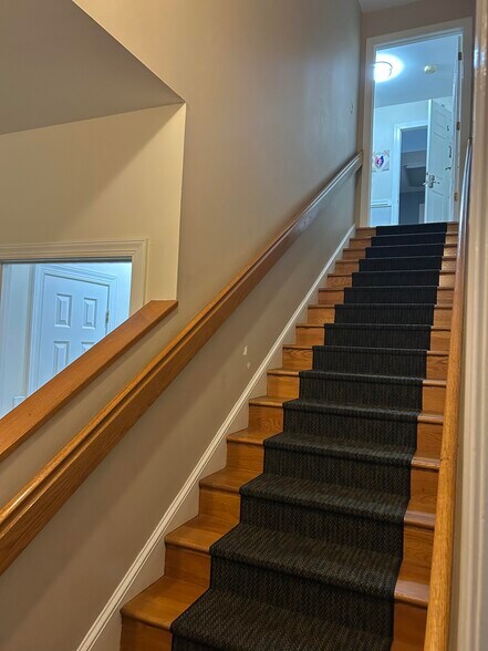 More Photos Of 501 W Butler Rd, Mauldin Office For Sale