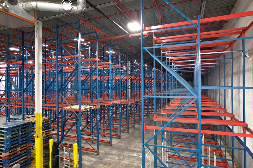 More Photos Of 17-09 Zink Pl, Fair Lawn Manufacturing For Lease