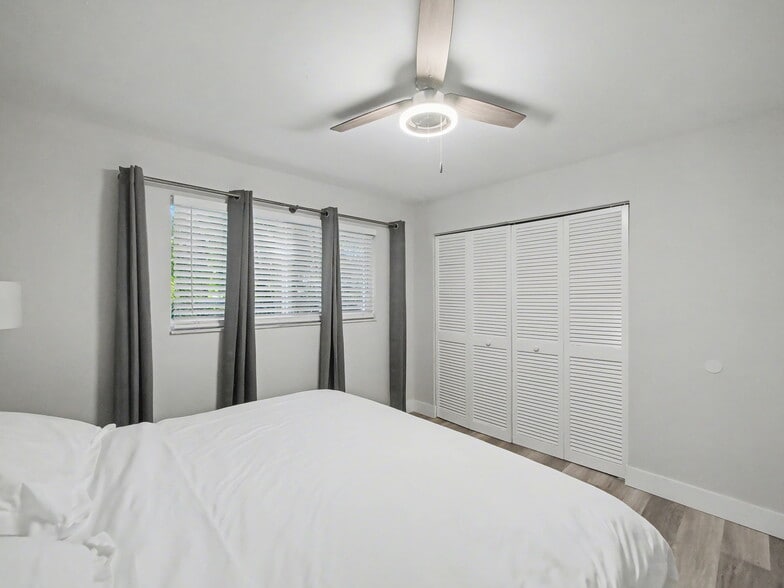 More Photos Of 112 Claremont Ln, Palm Beach Shores Apartments For Sale