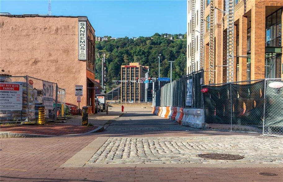 More Photos Of 10 Market St, Pittsburgh Restaurant For Sale