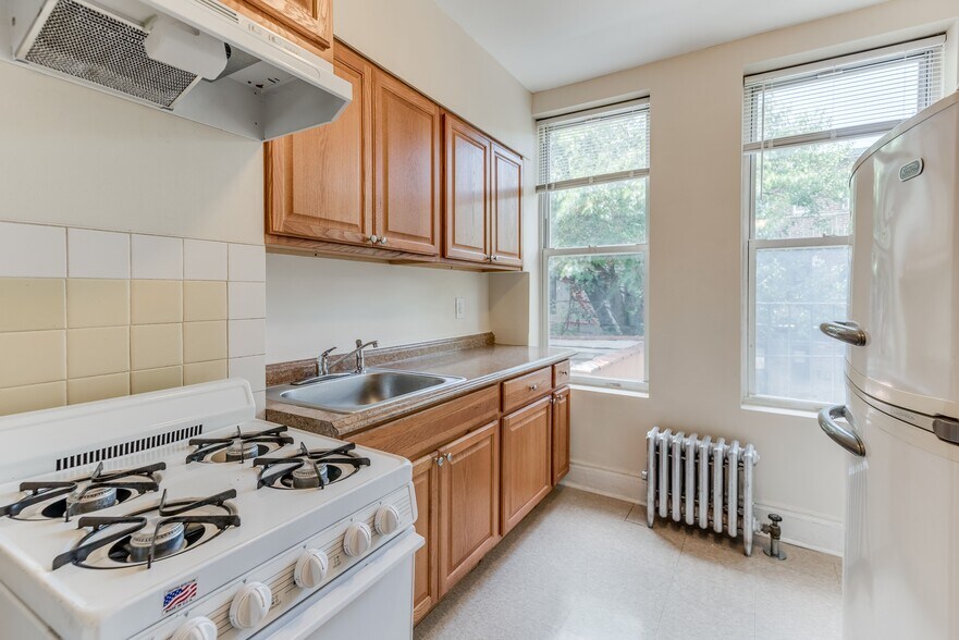 More Photos Of 4132 53rd St, Woodside Apartments For Sale