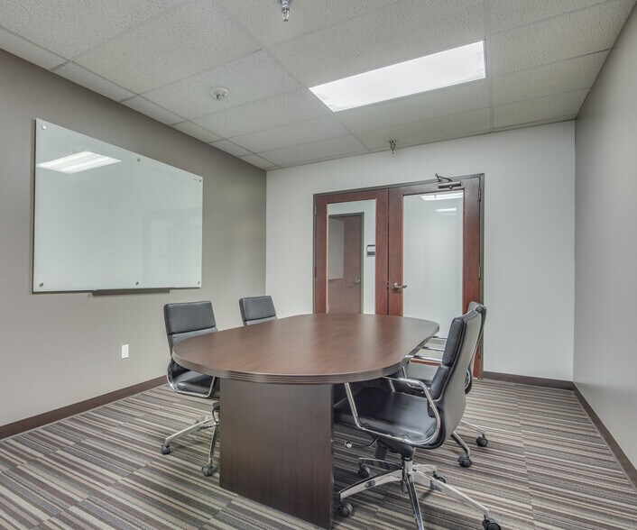 More Photos Of 2351 W Northwest Hwy, Dallas Office For Lease