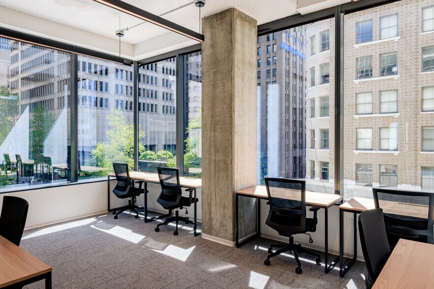More Photos Of 400 University St, Seattle Coworking Space