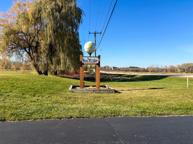 More Photos Of 20101 W Cleveland Ave, New Berlin Golf Course Driving Range For Sale