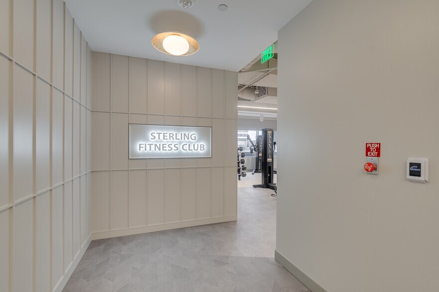 More Photos Of 5949 Sherry Ln, Dallas Office For Sale