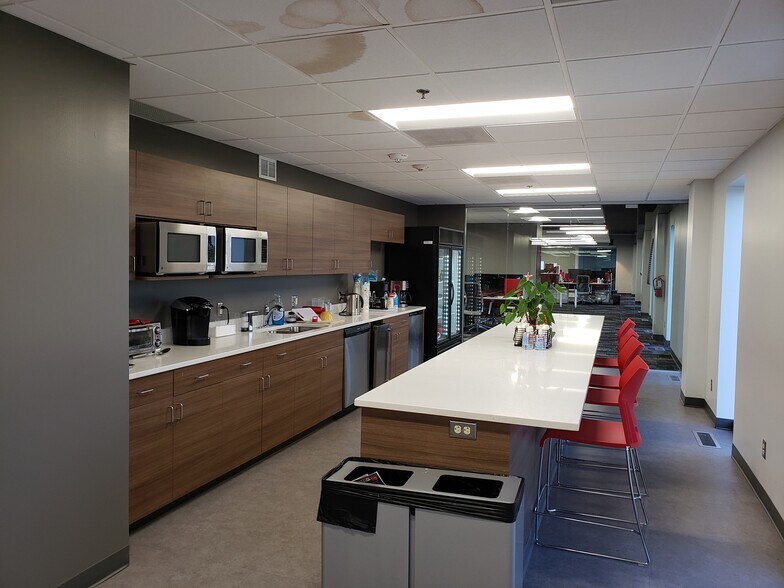 More Photos Of 6811 Shawnee Mission Pky, Overland Park Unknown For Sale