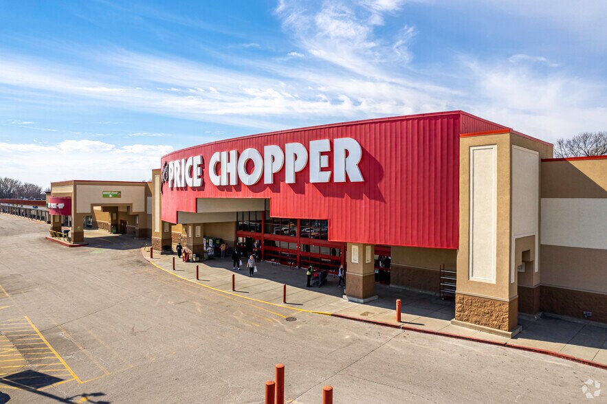 More Photos Of 16611-16659 E 23rd St S, Independence Unknown For Lease