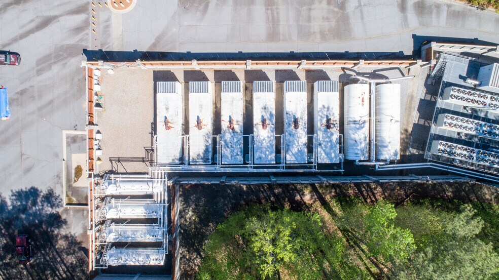 More Photos Of 40 Perimeter Ctr E, Atlanta Industrial For Lease