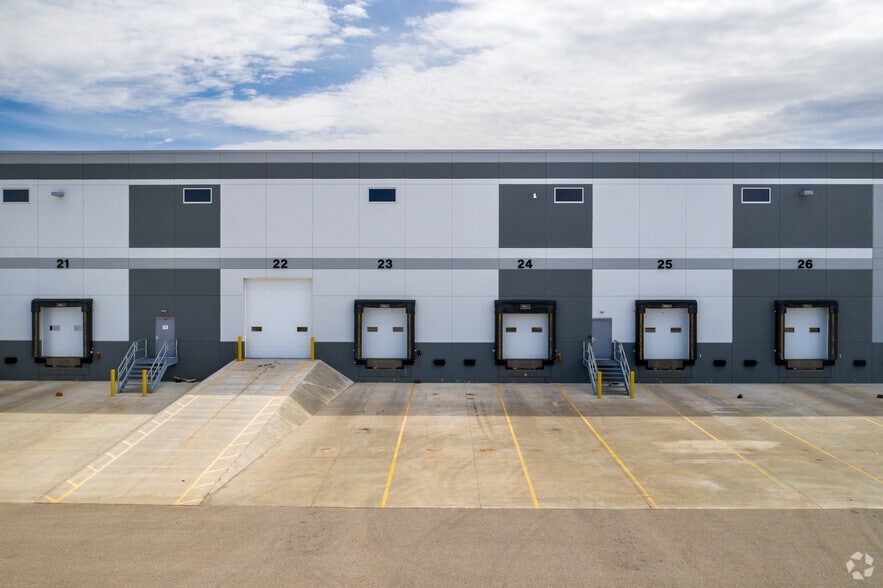 More Photos Of 2101 4th Ave E, Shakopee Distribution For Lease