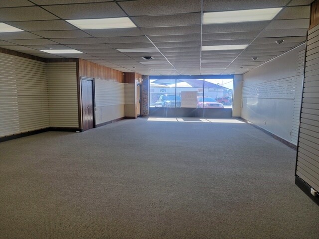 More Photos Of 115 W Upham St, Marshfield Flex For Sale