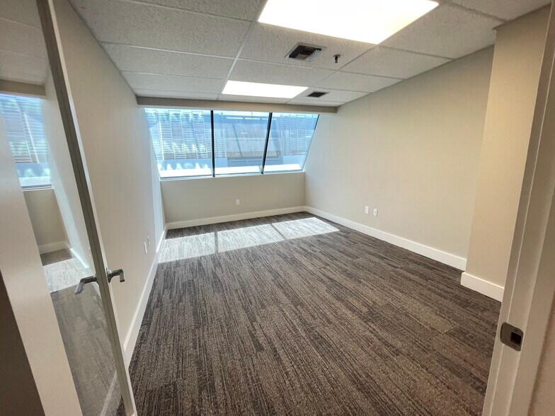 More Photos Of 633 S Andrews Ave, Fort Lauderdale Office For Lease