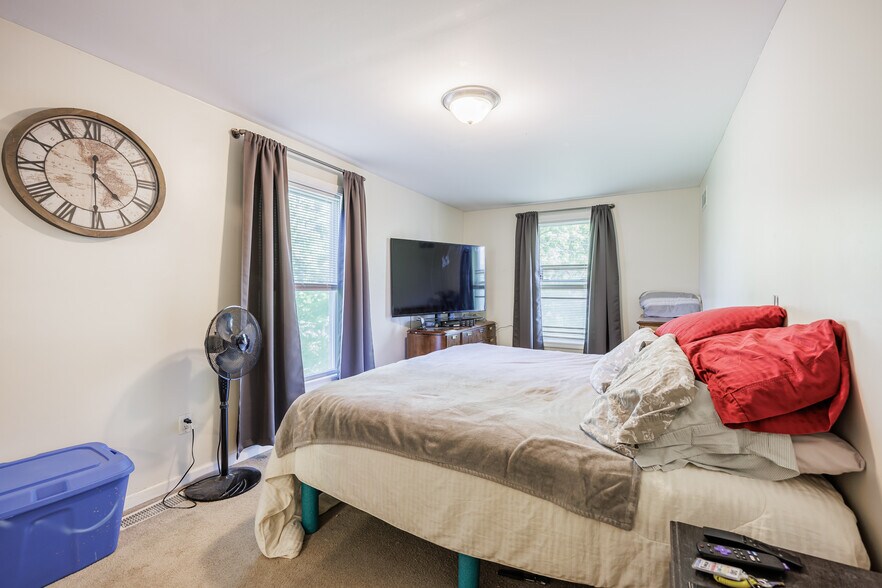 More Photos Of 166 N Main St, Fairport Apartments For Sale
